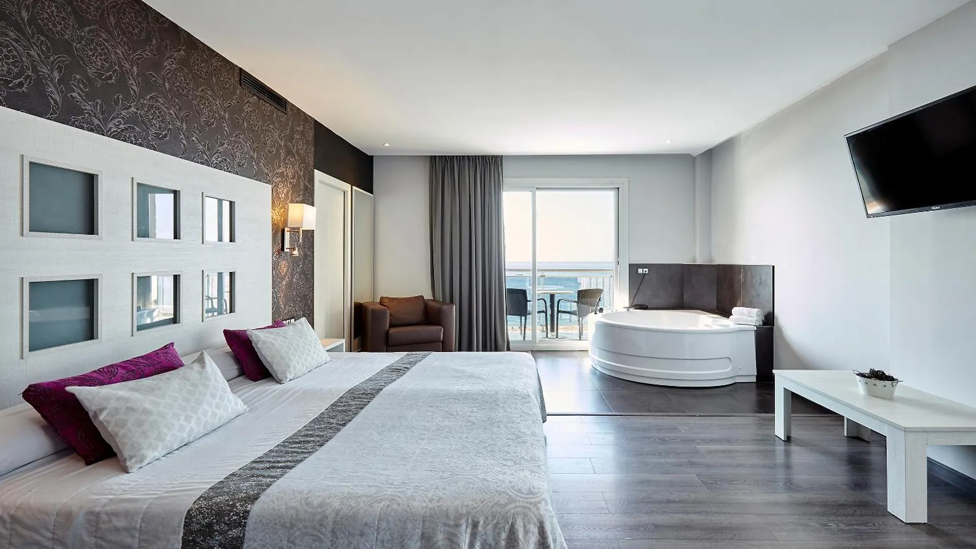 Hotel Surf Mar Lloret de Mar Spain